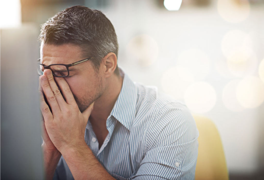 man holds his mouth and nose with a sinus infection toothache